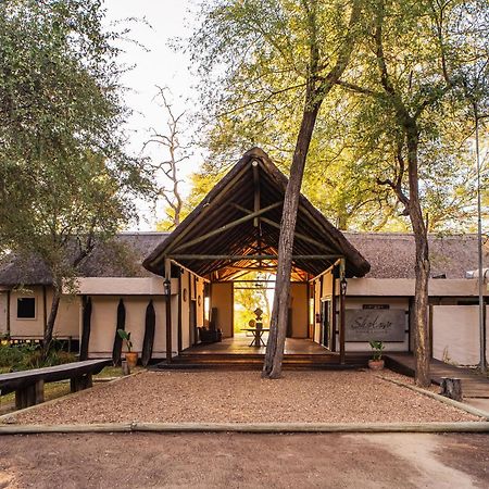 Shakawe River Lodge Ngoại thất bức ảnh
