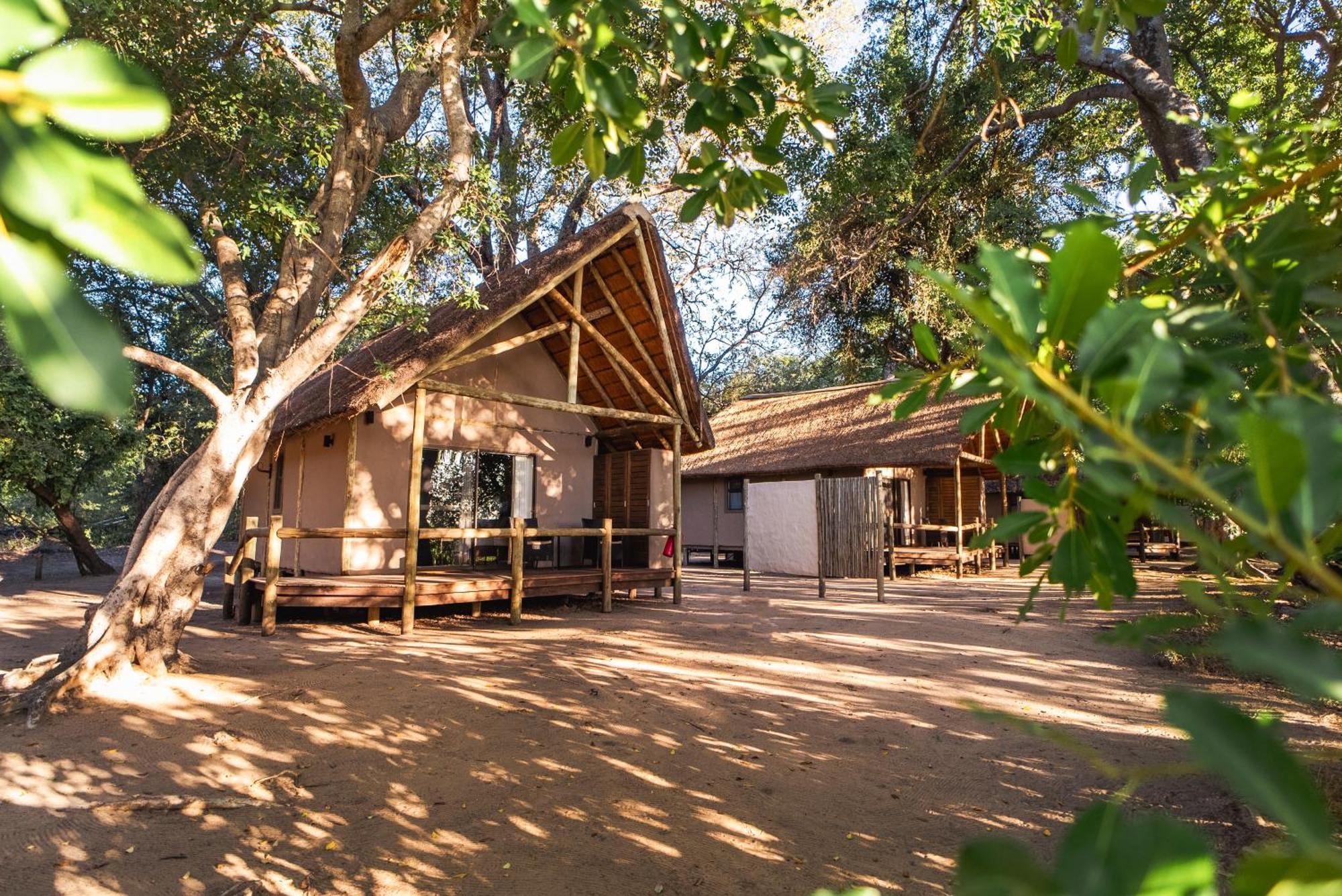 Shakawe River Lodge Ngoại thất bức ảnh