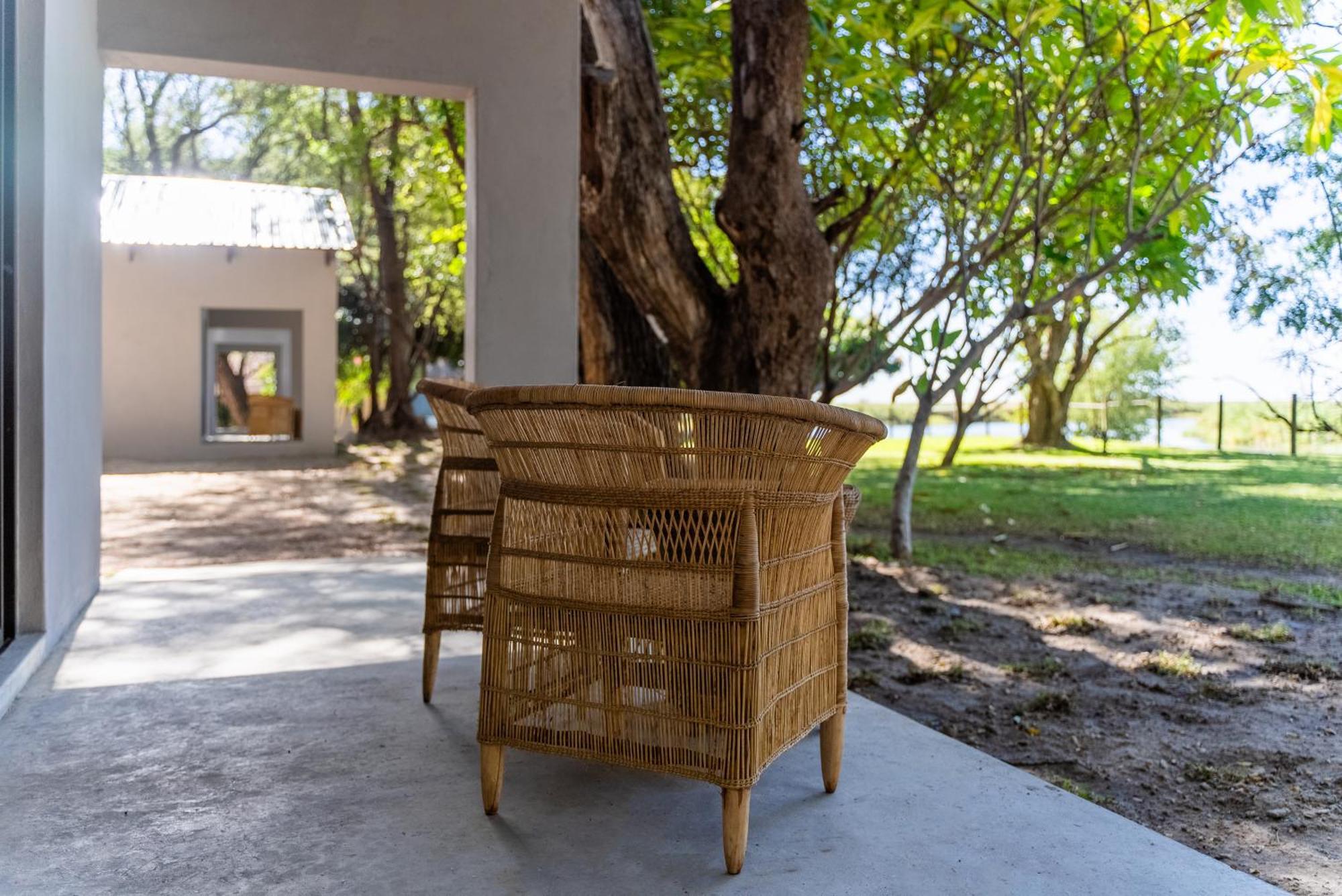 Shakawe River Lodge Ngoại thất bức ảnh