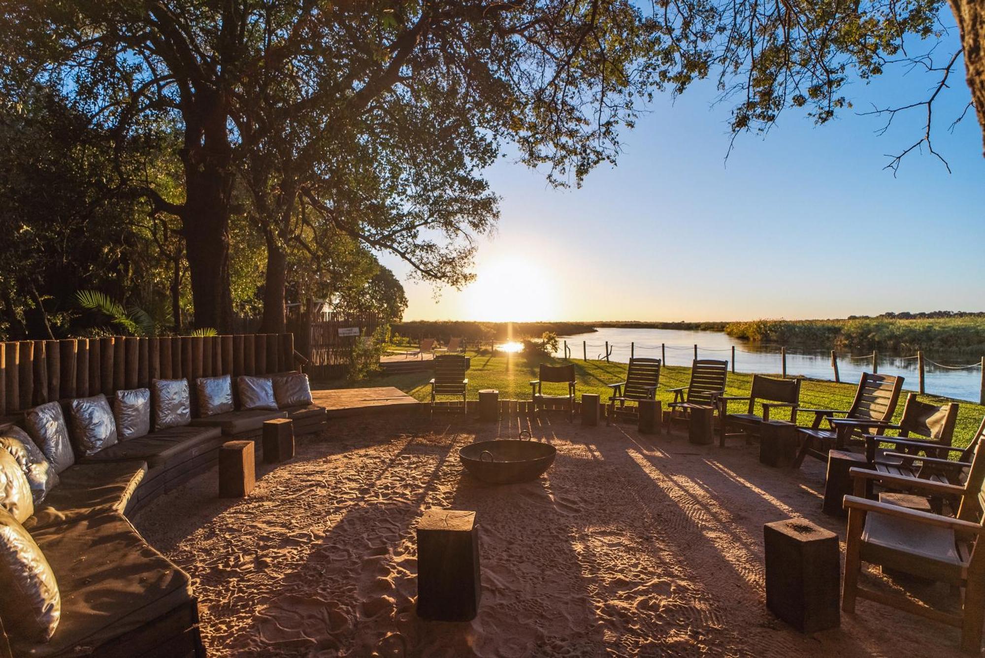 Shakawe River Lodge Ngoại thất bức ảnh